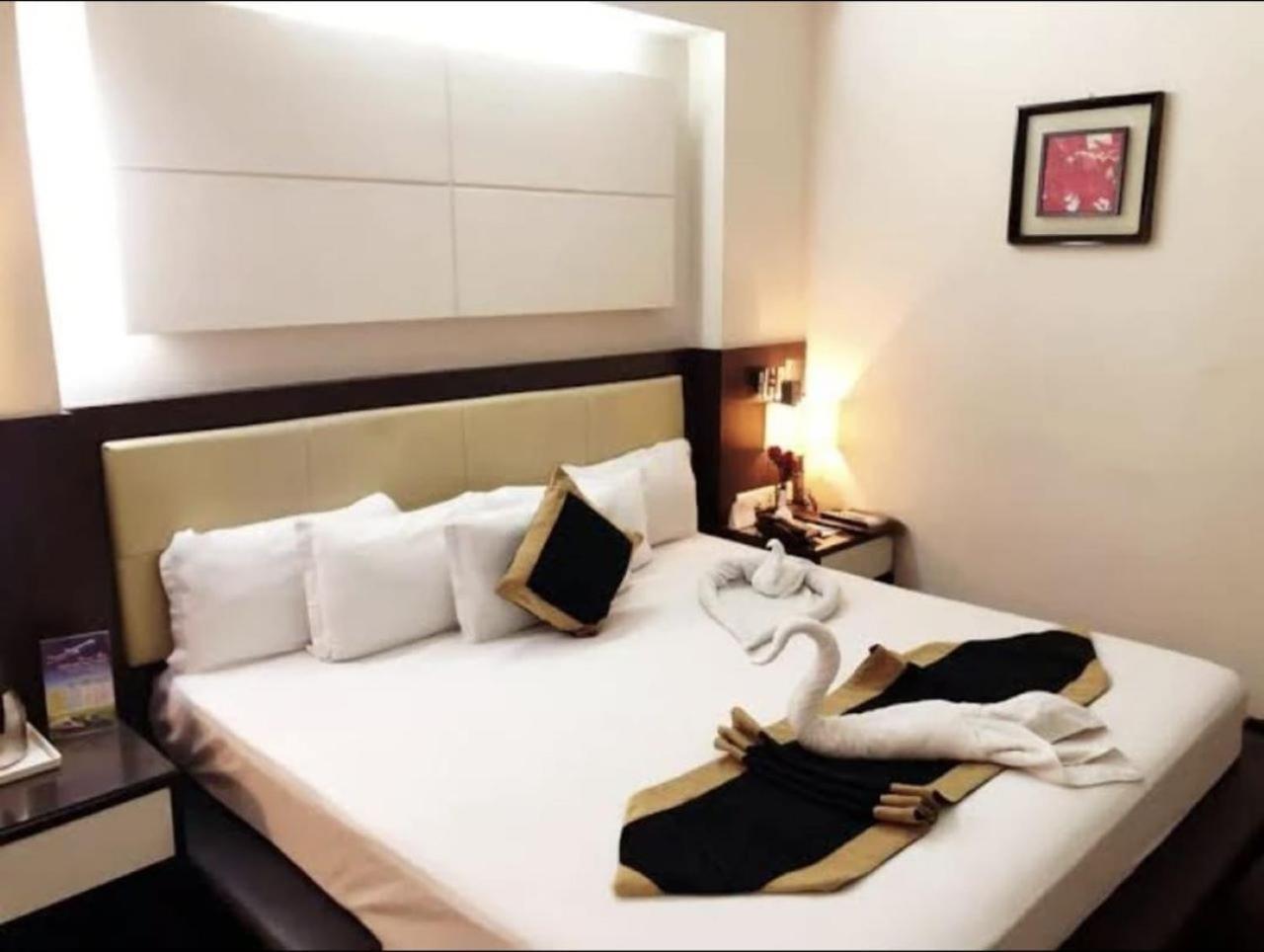 Hotel Bently Shelter Bombay